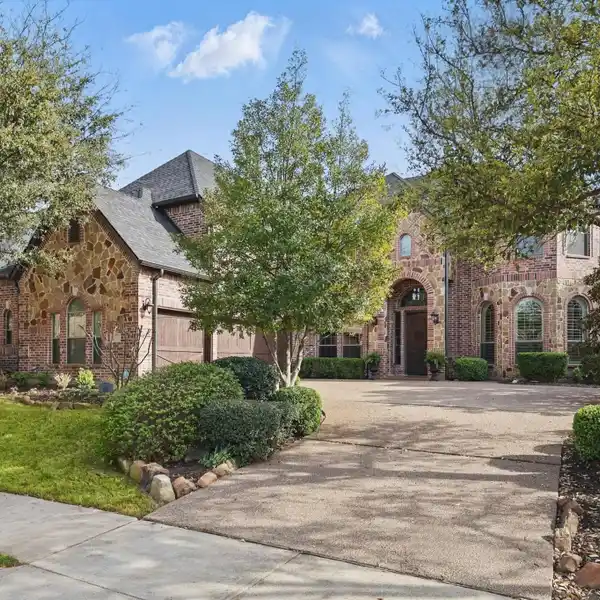 STUNNING HOME IN SHADDOCK CREEK ESTATES