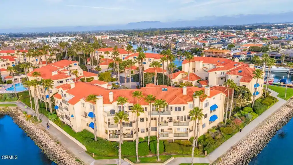 Beautiful Ground Floor Condominium