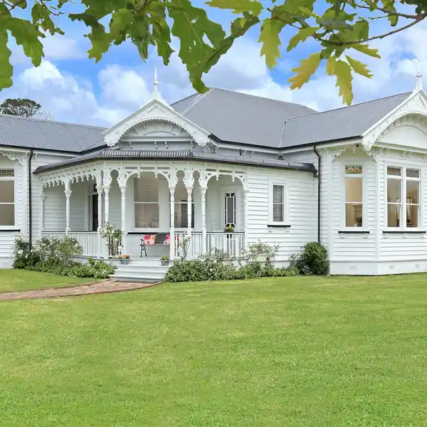 STUNNING TURN-OF-THE-CENTURY VILLA