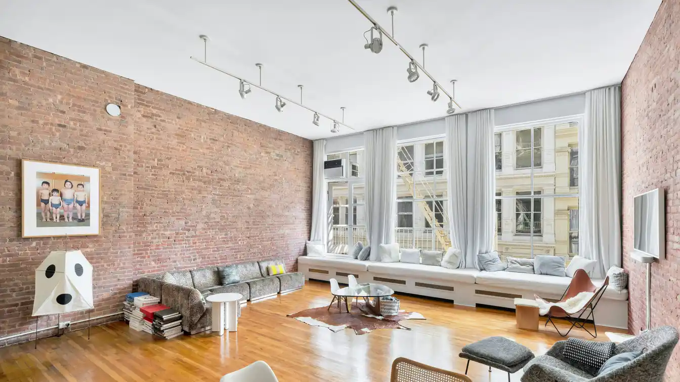 Full-floor Private Elevator Loft on a Desired Street