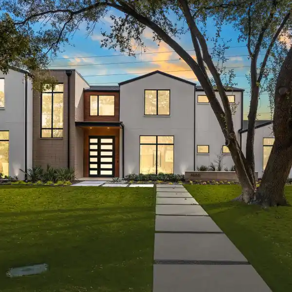 IMPRESSIVE FIVE BEDROOM ESTATE