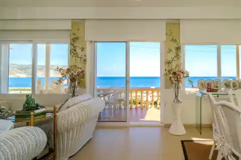 Three-level Villa with Amazing Sea Views
