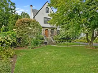 Impeccable Home in a Fantastic Riverside Location