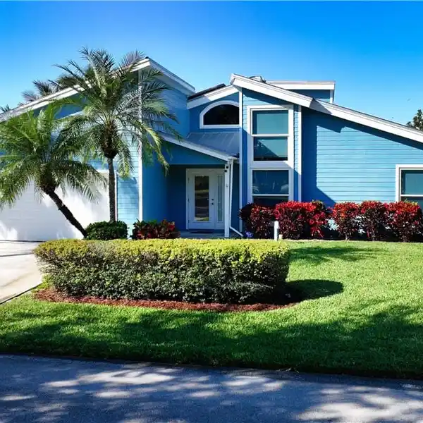 COASTAL HOME IN DESIRABLE LIGHTHOUSE POINT