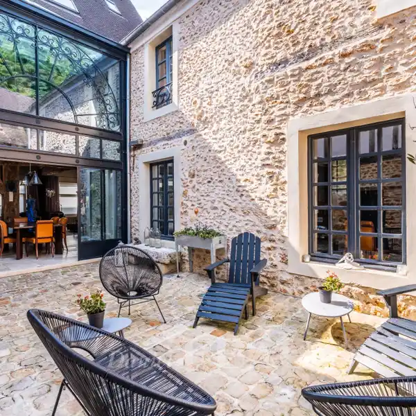 ENTIRELY RENOVATED PROPERTY DATING BACK TO THE 16TH CENTURY