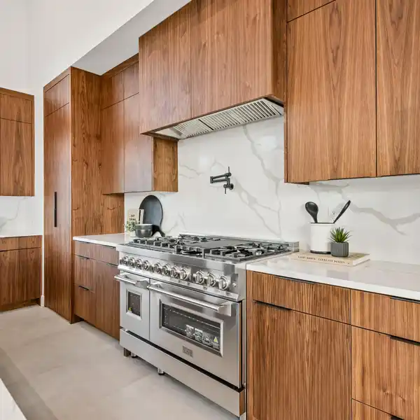 CUSTOM LUXURY HOME IN THE EXCLUSIVE CATALINA FOOTHILLS