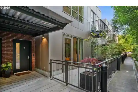 Sophisticated Jamison Square Townhome