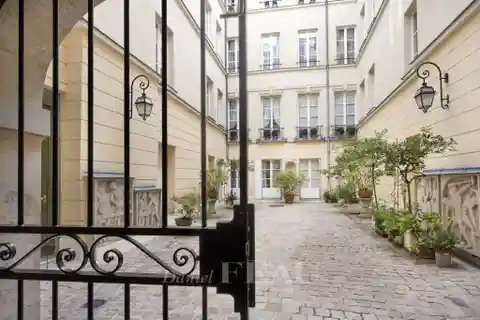 Spacious Split-Level Apartment with Modern Comforts