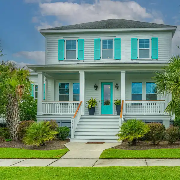 IMMACULATE SIX BEDROOM HOME