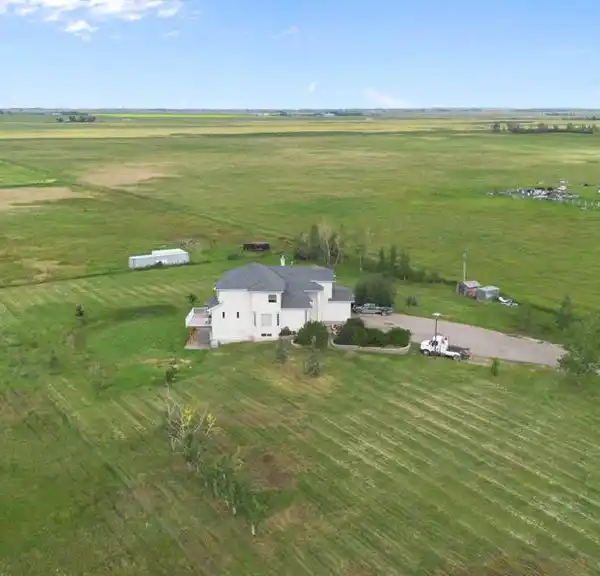 SERENE 4-ACRE ROCKY VIEW COUNTRY RETREAT