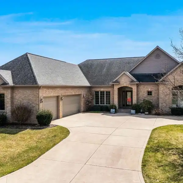 EXCEPTIONAL CUSTOM LAKEFRONT HOME