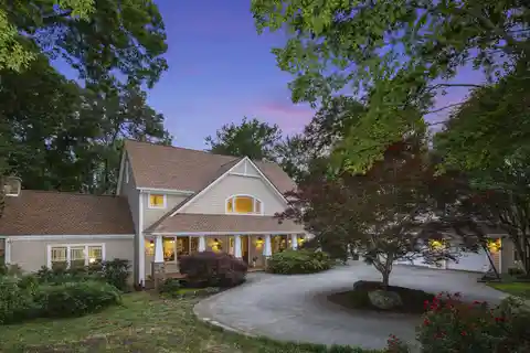 Luxury and Privacy in the Heart of Biltmore Park