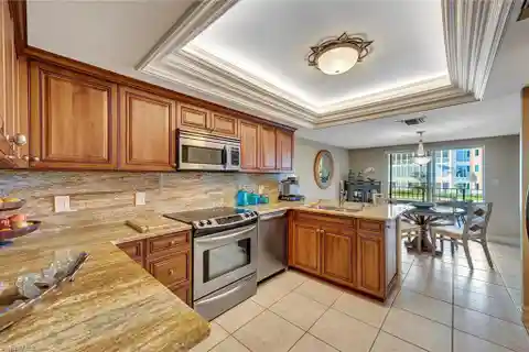 Beautiful Home in Solamar in the Heart of Park Shore