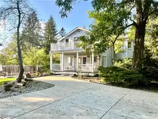 Incredible Home in Inspiring Country Setting