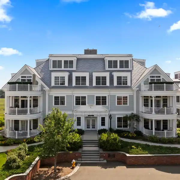 REFINED LIVING AT 66 HIGH STREET