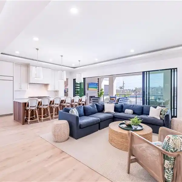 MODERN ELEGANCE MEETS COASTAL SOPHISTICATION AT STELLA NAPLES