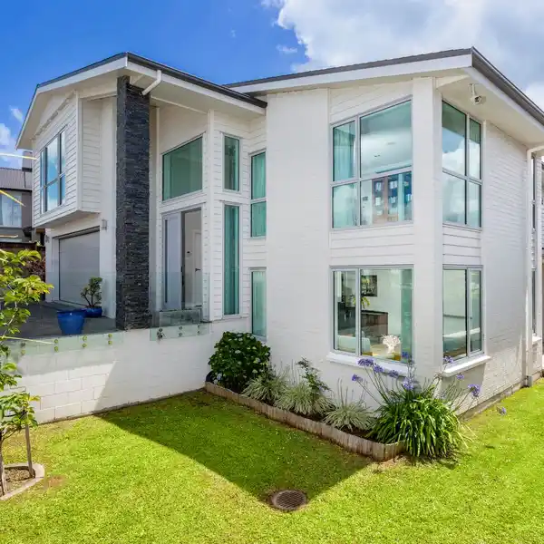 ELEVATED ELEGANCE WITH GRAND ARCHITECTURAL FLAIR