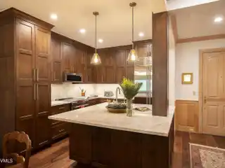 Rare Ski-In/ski-Out Residence at Creekside