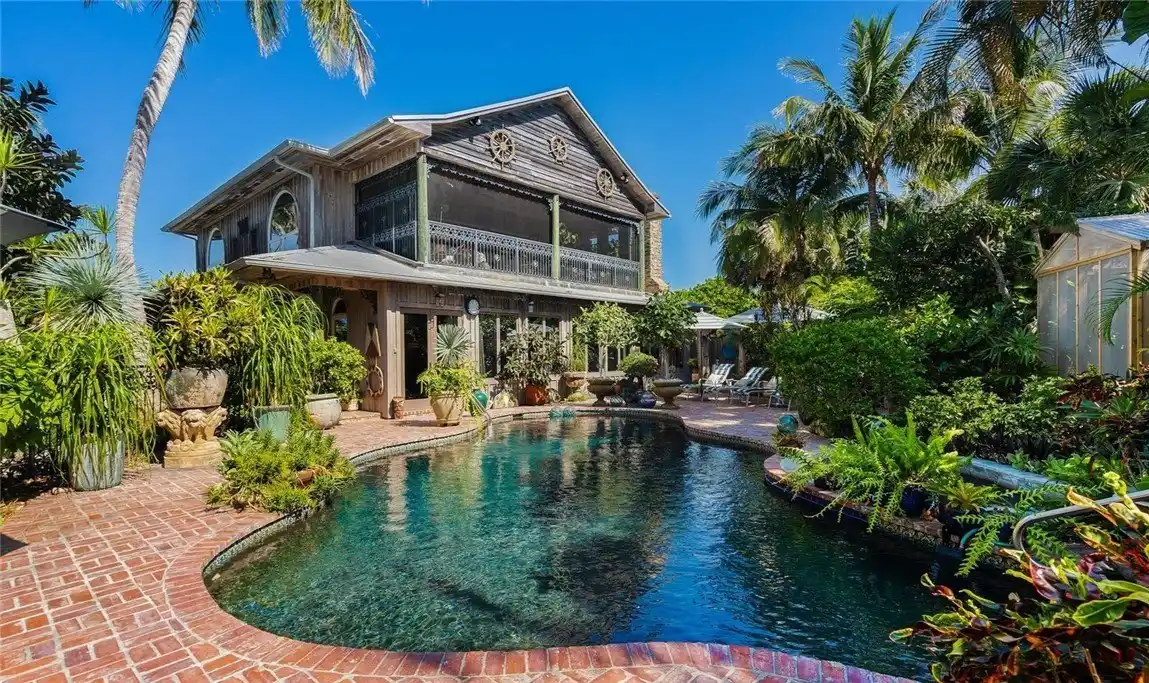 Charming Oceanfront Estate