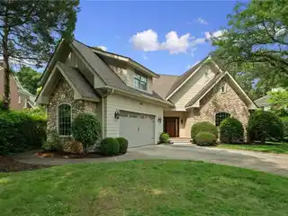 Exceptional Home in Algonquin Park