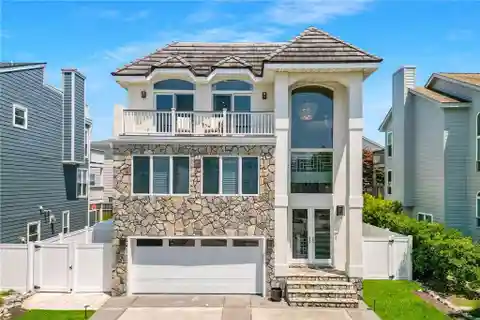 Beautiful Custom Built Home with an Ocean View