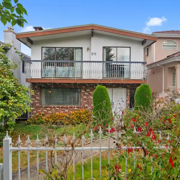 ONE-OWNER CUSTOM RESIDENCE AT GREAT VALUE