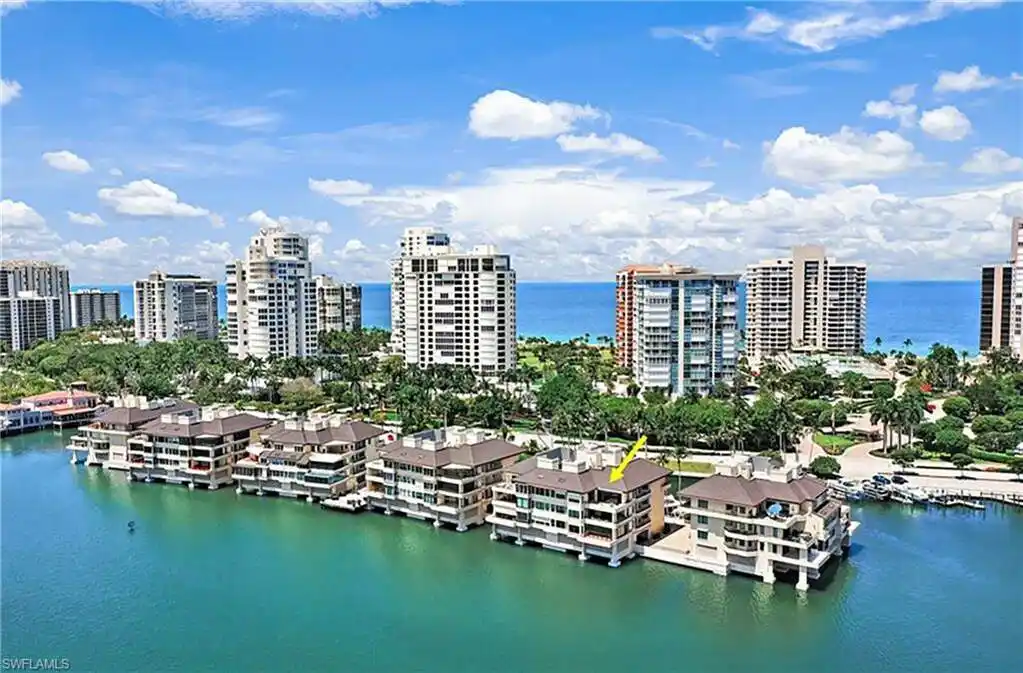 Amazing Park Shore Penthouse with Boat Slip