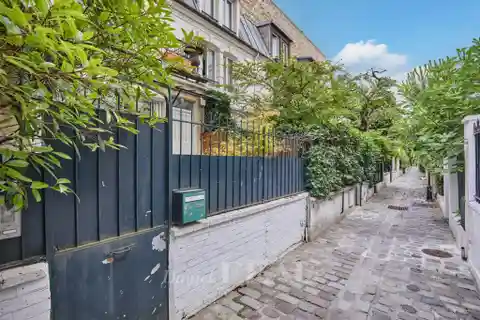 Amazing Discovery Behind a Classic Facade