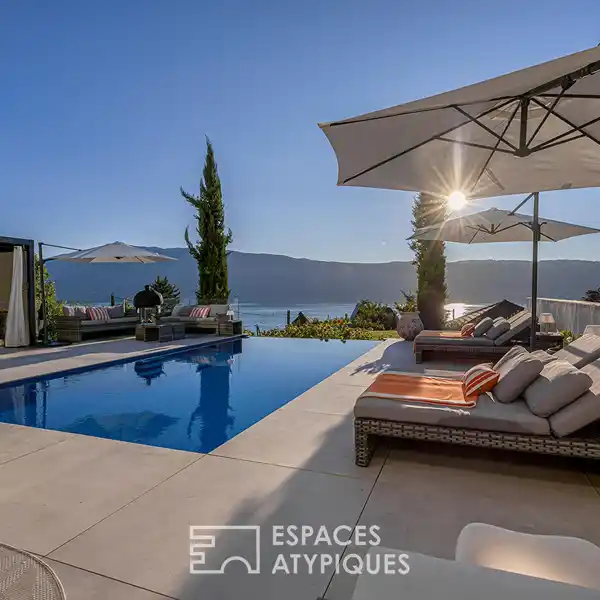 CONTEMPORARY VILLA ON LAKE ANNECY