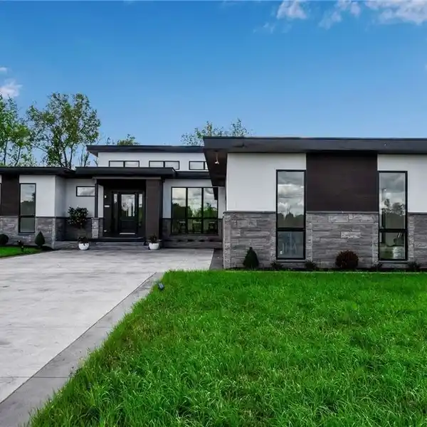 EXQUISITE CUSTOM HOME