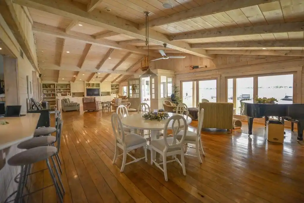 Immaculate Home on Buckeye Lake