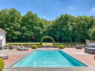 Sumptuous 18th-Century Manor House