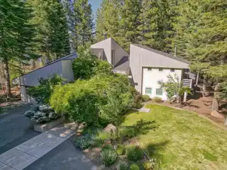 Stunning Lakefront Estate