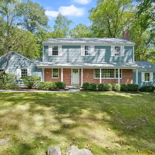 LOVELY UPGRADED COLONIAL