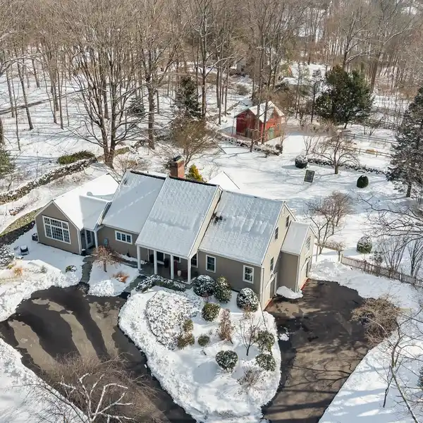 THE PERFECT BLEND OF CHARM AND MODERN LUXURY