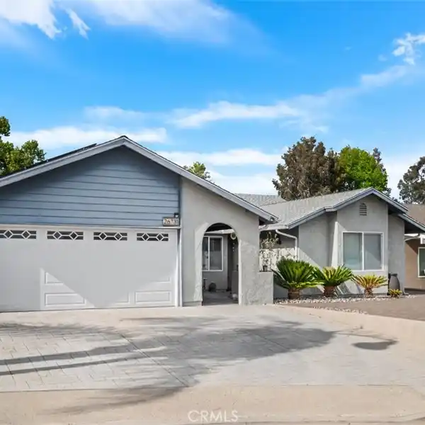 STUNNING SINGLE LEVEL HOME IN MISSION VIEJO