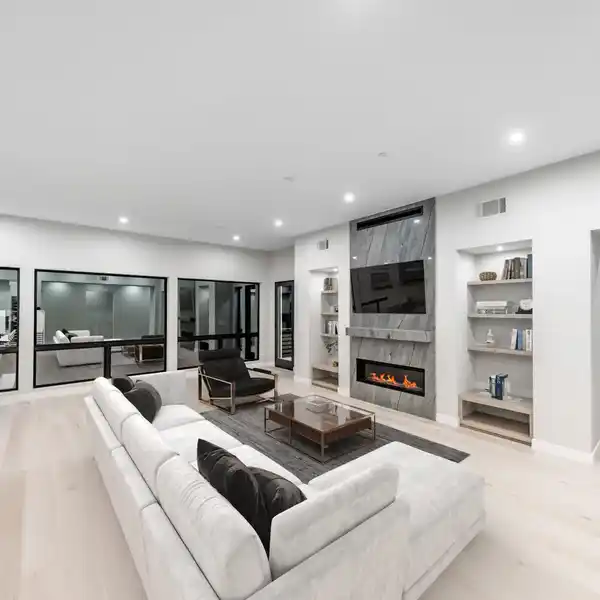 PENTHOUSE VILLA OVERLOOKING PASEO