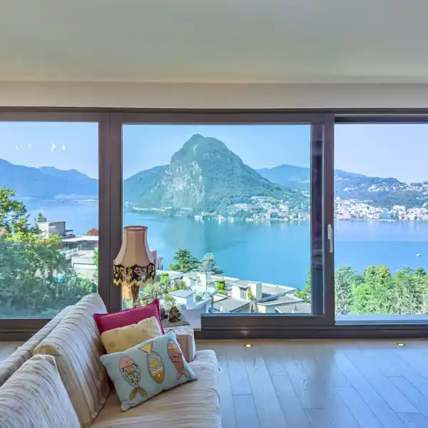 MODERN VILLA OVERLOOKING LAKE LUGANO
