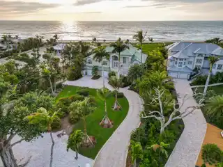 Meticulously Refined Gulf-Front Estate