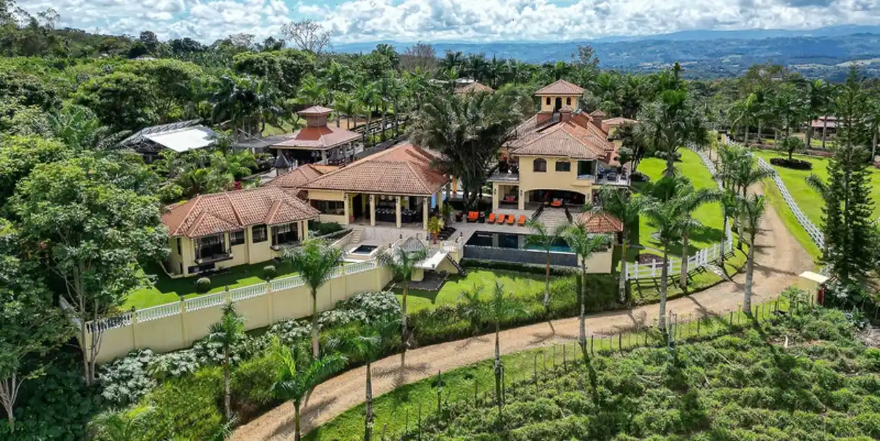 Hacienda La Esmeralda in Perez Zeledon