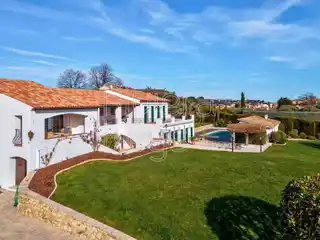 Beautiful Villa in a Peaceful Neighborhood