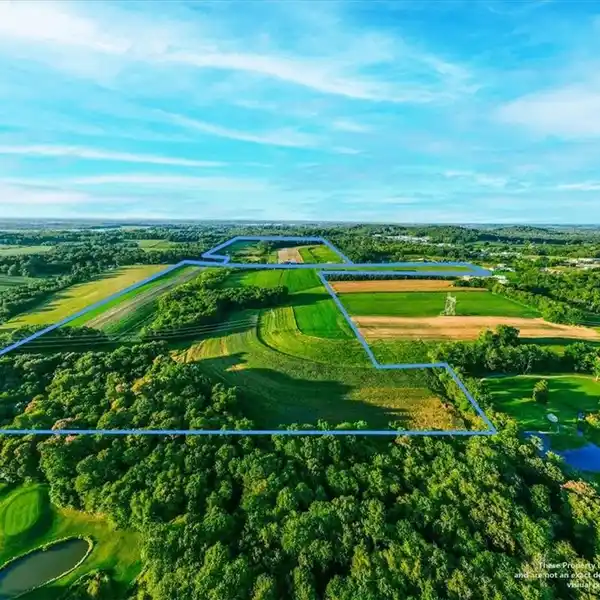 SPRAWLING 138 ACRES