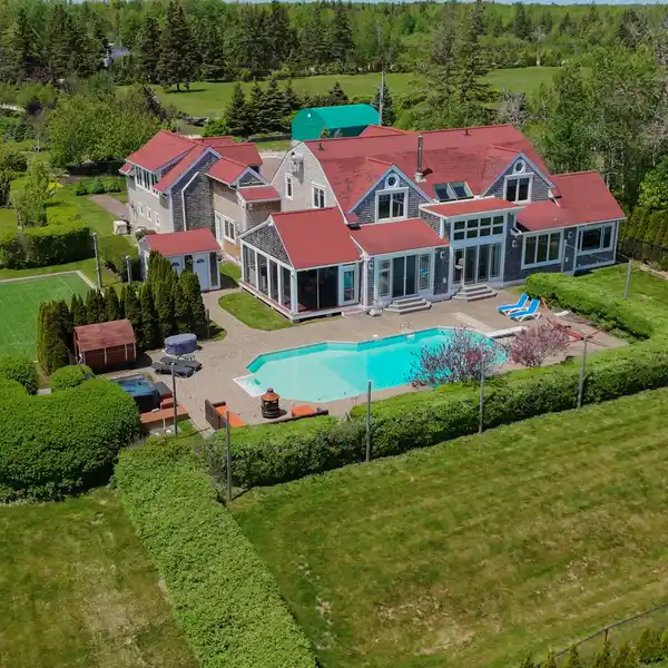 WATERFRONT ESTATE - LUXURY LIVING REDEFINED