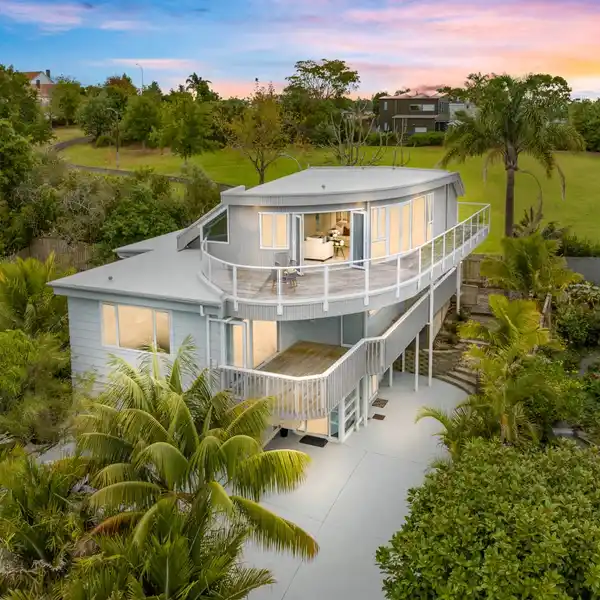 ELEVATED LIVING WITH PANORAMIC VIEWS