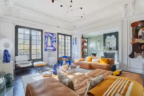 Peaceful Duplex Apartment on the Top Floors