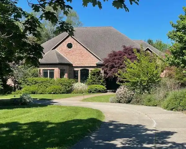 HIGH-END RANCH ON A QUIET CUL-DE-SAC