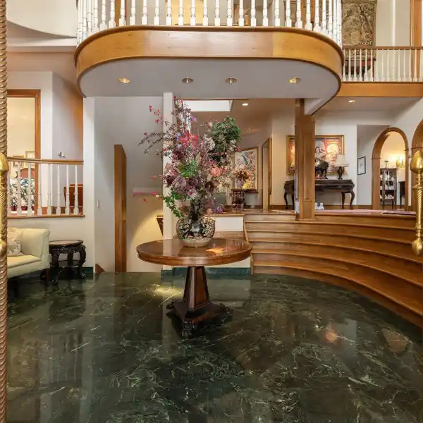 MAGNIFICENT MOUNTAIN MANOR