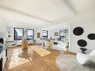 Panoramic River Park and City Views