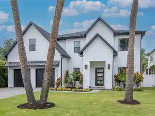 Luxury Living in the Heart of Swann Estates