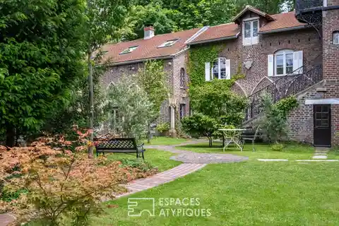 Magnificent Completely Renovated 1830 Farmhouse
